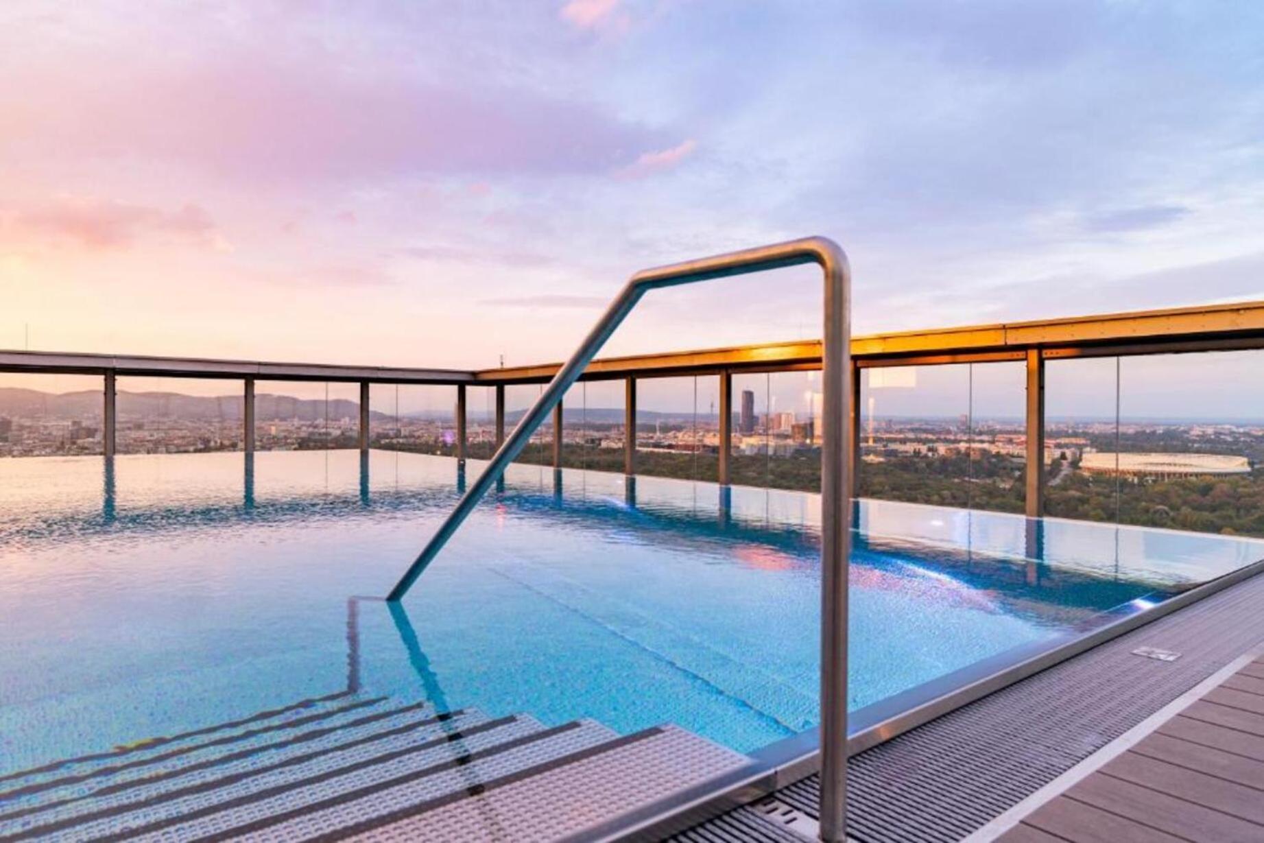 Panorama Sky Apartment I Rooftop Pool I Metro Station Vienne Extérieur photo
