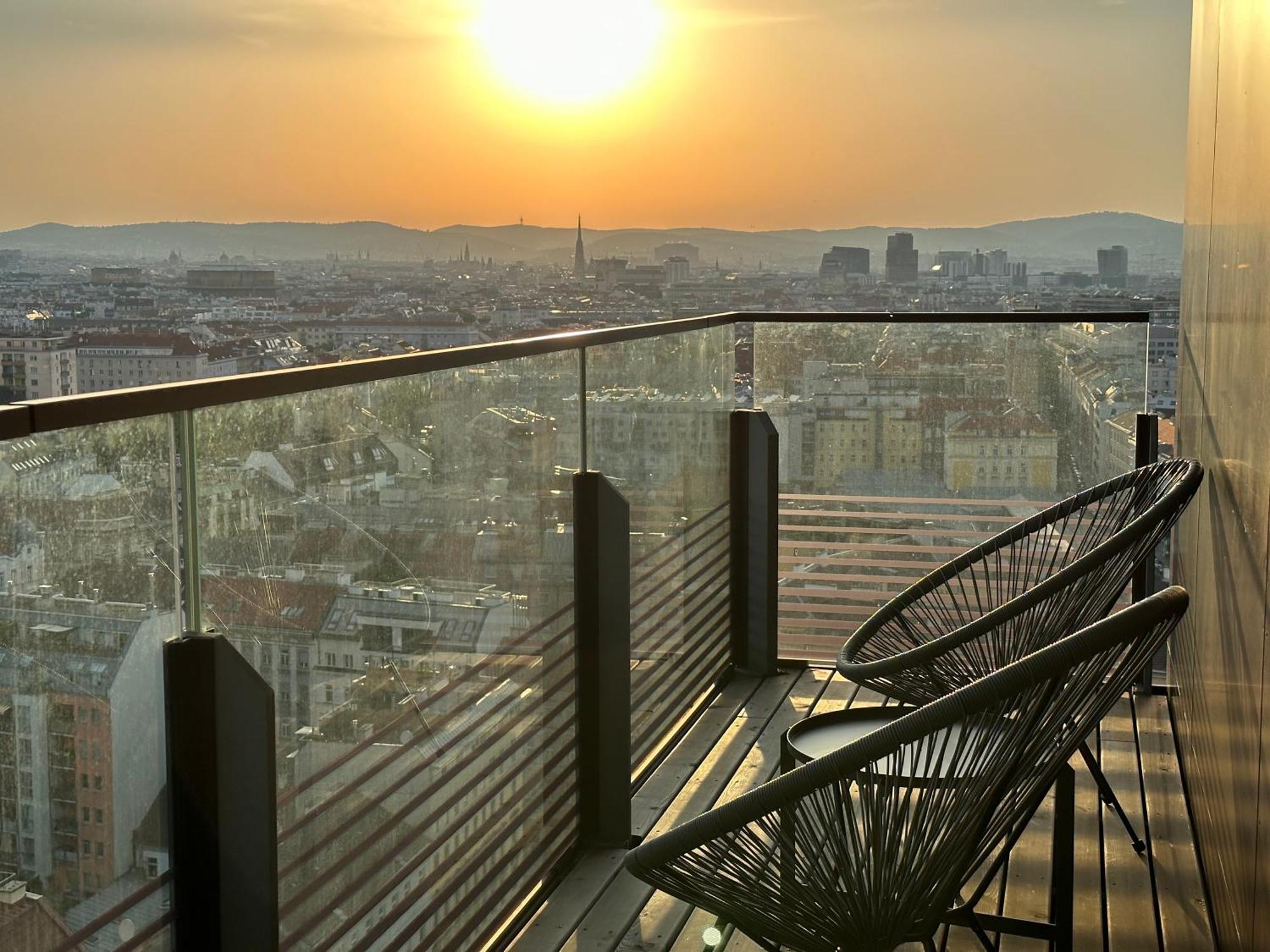 Panorama Sky Apartment I Rooftop Pool I Metro Station Vienne Extérieur photo